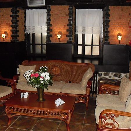 Guest House Bujtina Leon Korce Exteriér fotografie