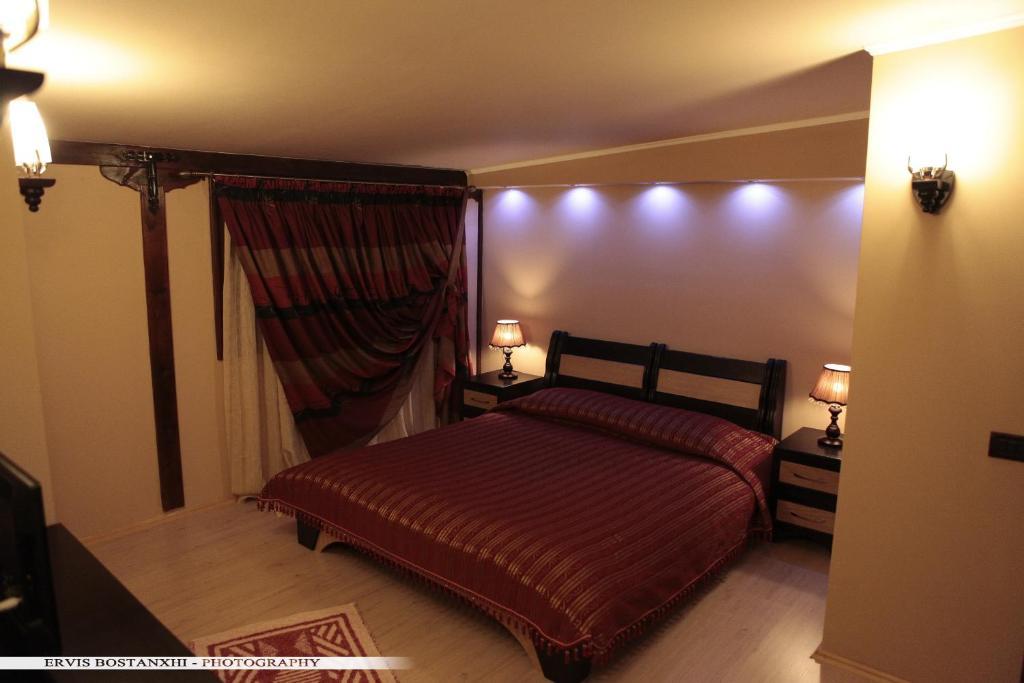 Guest House Bujtina Leon Korce Pokoj fotografie