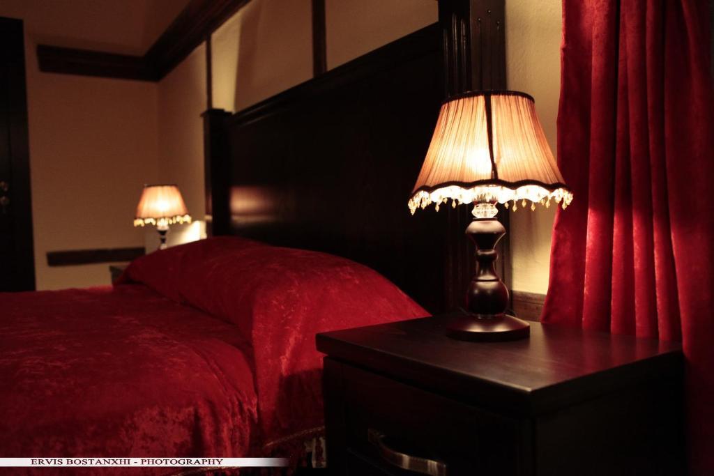 Guest House Bujtina Leon Korce Pokoj fotografie